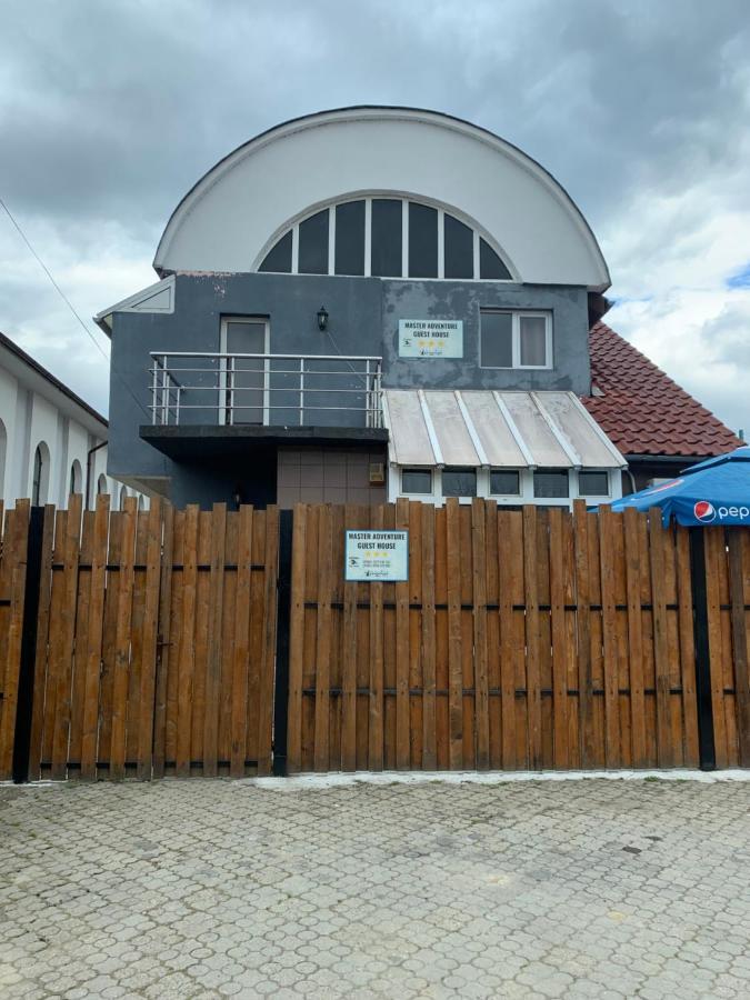 Master Adventure Guest House Vadu Crisului Bagian luar foto